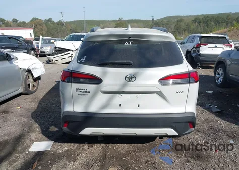 2022 Toyota Corolla Cross Xle z USA, uszkodzony, nr VIN 7MUEAAAG2NV026579